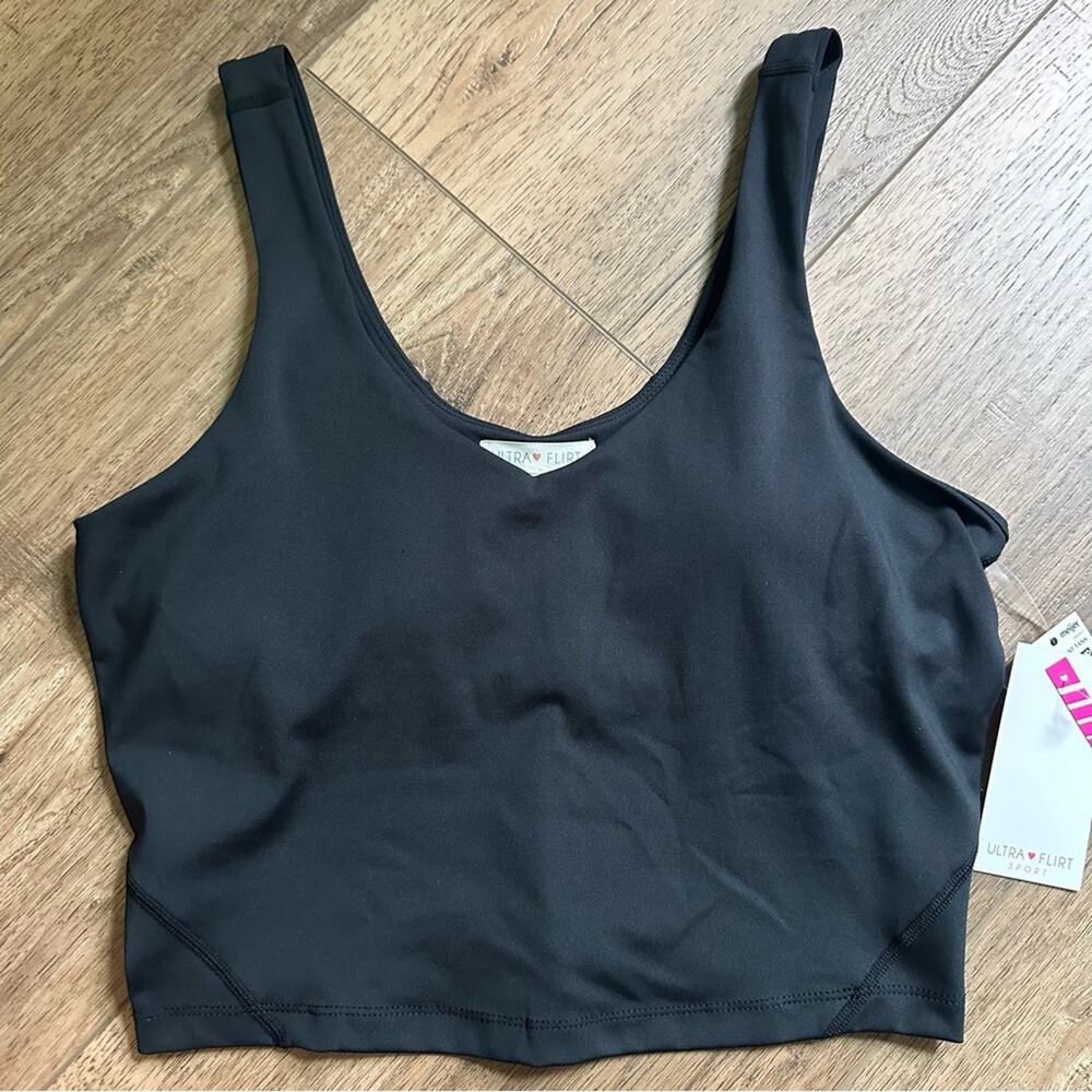 NWT!! Ultra Flirt‎ Sport Women’s Athletic Top, Shelf Bra, V Neck, Black, Medium